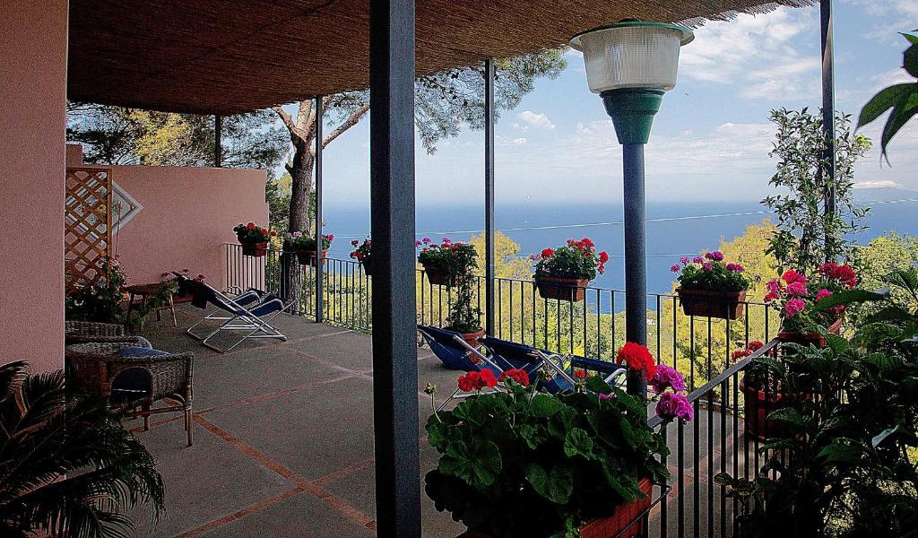 Le Ginestre Di Capri Bb & Holiday House Анакапри Экстерьер фото