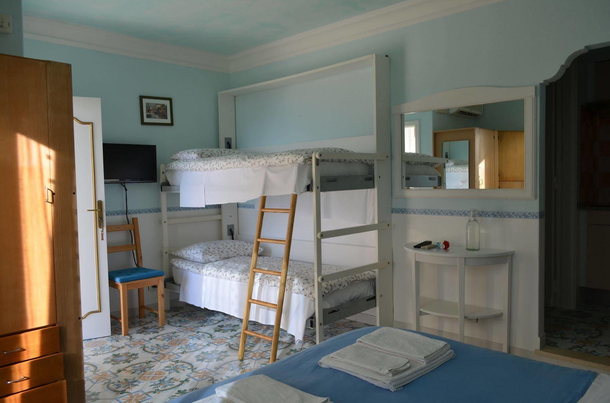 Le Ginestre Di Capri Bb & Holiday House Анакапри Экстерьер фото